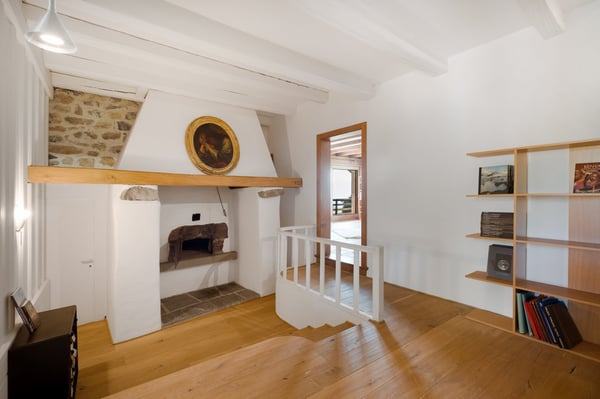 Duplex de caractère dans une ferme du XIXe siècle, face au Léman et aux Alpes 4