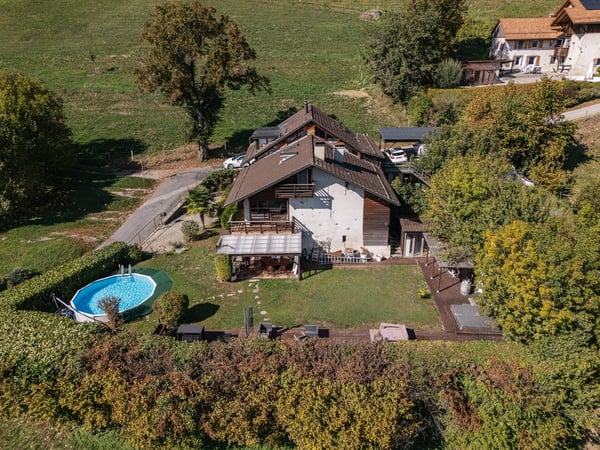 Duplex de caractère dans une ferme du XIXe siècle, face au Léman et aux Alpes 14