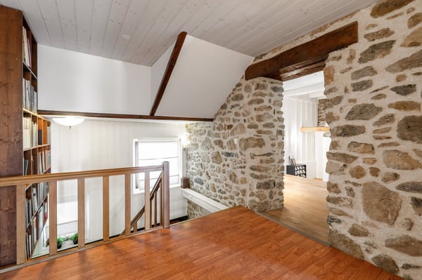 Duplex de caractère dans une ferme du XIXe siècle, face au Léman et aux Alpes 3