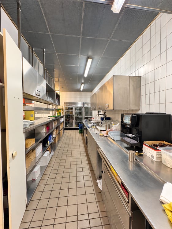Restaurant mit Bar, Fumoir und Terrasse –   ca. 250 Sitzplätze in Bern zu Vermieten 11