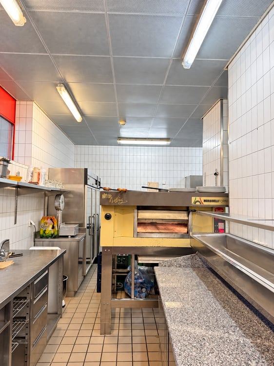 Restaurant mit Bar, Fumoir und Terrasse –   ca. 250 Sitzplätze in Bern zu Vermieten 12
