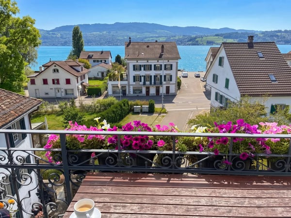 4.5-Zimmer-Maisonette mit Seesicht in Stäfa