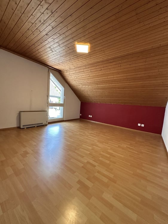 Grosszügige 5.5-Zimmer-Dachwohnung im Herzen von Muri 6