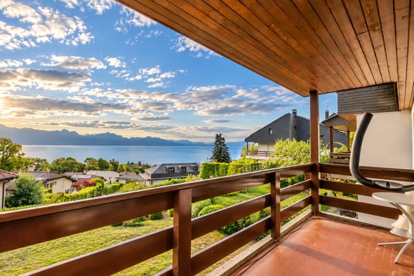 Belle villa mitoyenne de 6.5 pièces avec vue imprenable à Belmont-sur-Lausanne