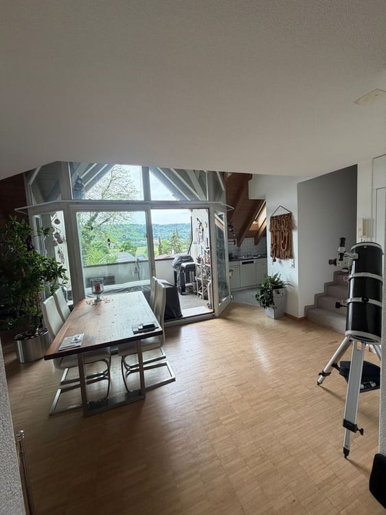 Aussergewöhnliche Dach-Maisonettewohnung im idyllischen Römerhof 4