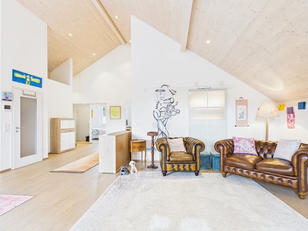 Stylische 3.5-Zimmer-Attikawohnung mit Balkon und direktem Liftzugang im Herzen von Zwingen 3
