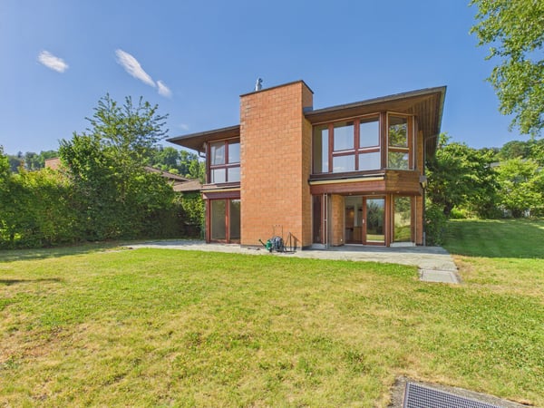 10.5-Zimmer-Einfamilienhaus mit Aussicht 12