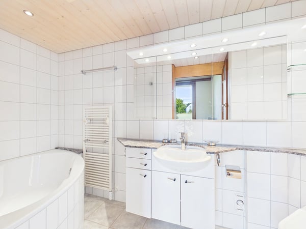 10.5-Zimmer-Einfamilienhaus mit Aussicht 8