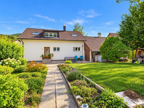 Attraktives Entwicklungsgrundstück mit 1'712 m² und bestehendem Einfamilienhaus