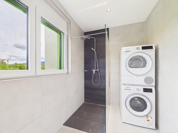 Stilvolle Attikawohnung mit grosser Terrasse und exklusiver Wohnkomfort in Delémont 6
