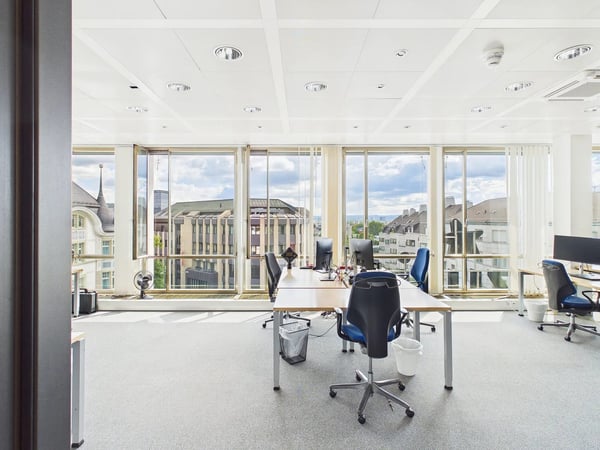 Sofort bezugsbereites Büro in Zürich-Oerlikon - möbliert, flexibel und zentral gelegen