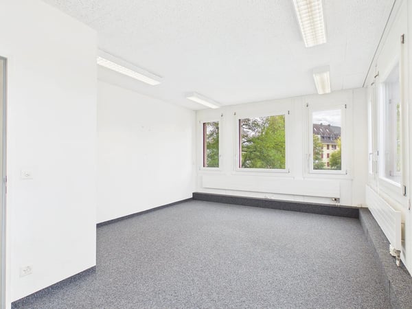 Zentrale Gewerbefläche 60 m² und 116 m² im 2. OG in Wohlen 10