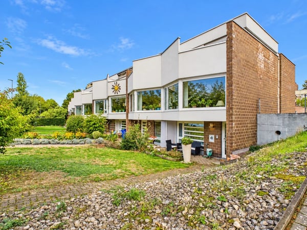 5.5-Zimmer-Eckreihenhaus in Therwil - 2025 komplett renoviert