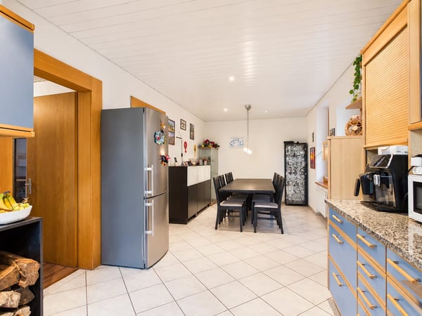Grosszügiges 7-Zimmer-Bauernhaus mit Einliegerwohnung und vielseitigem Nutzungspotenzial 3