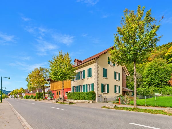 Grosszügiges 7-Zimmer-Bauernhaus mit Einliegerwohnung und vielseitigem Nutzungspotenzial