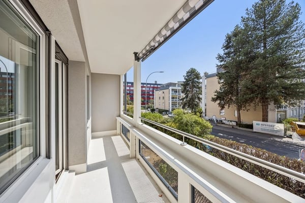 NEU - MODERN MIT GROSSZÜGIGEM BALKON 1