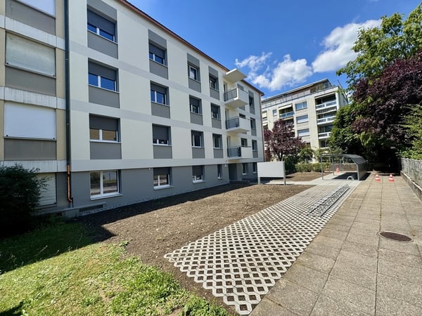 NEU - MODERN MIT GROSSZÜGIGEM BALKON 2