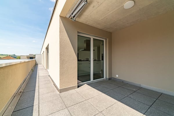 ATTIKAWOHNUNG MIT GROSSZÜGIGEM AUSSENBEREICH 1