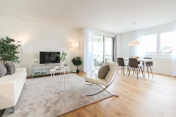 GROSSZÜGIGE UND SCHÖNE WOHNUNG MIT LOGGIA 3