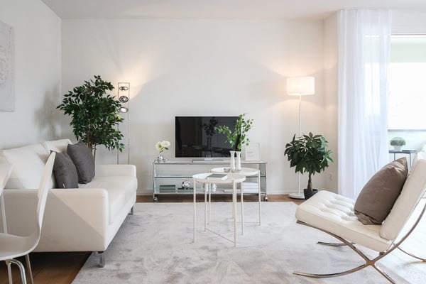 GROSSZÜGIGE UND SCHÖNE WOHNUNG MIT LOGGIA 2