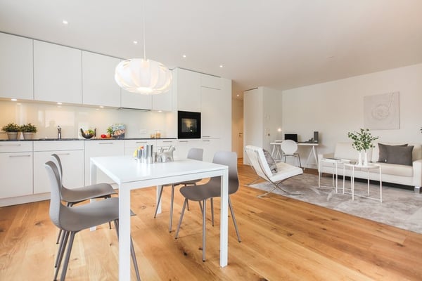 GROSSZÜGIGE UND SCHÖNE WOHNUNG MIT LOGGIA 5