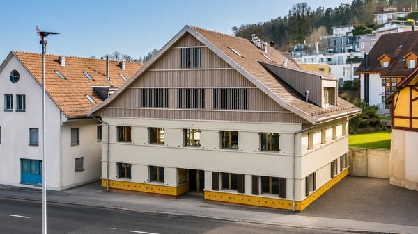 MODERNE UND GROSSZÜGIGE MAISONETTE WOHNUNG