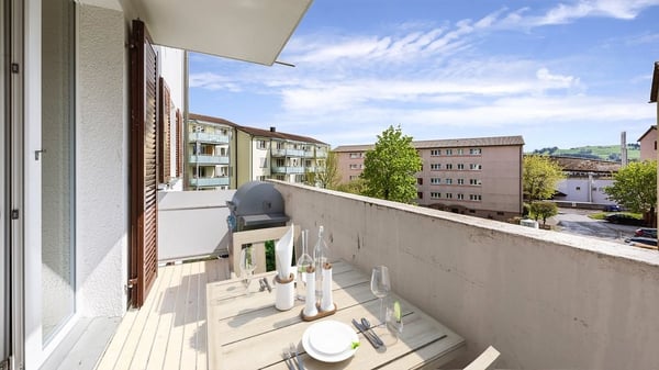 LICHTDURCHFLUTETE 3 ZIMMER-WOHNUNG AN GUTER LAGE 10