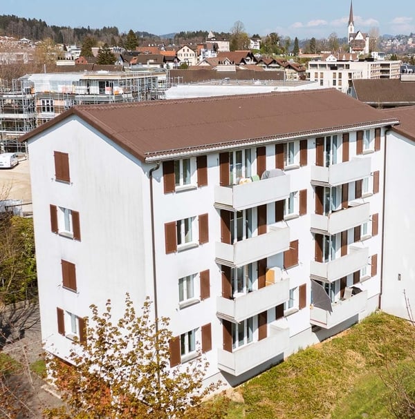 GEMÜTLICHE WOHNUNG AUF DER OBERSTEN ETAGE ZU VERMIETEN 8