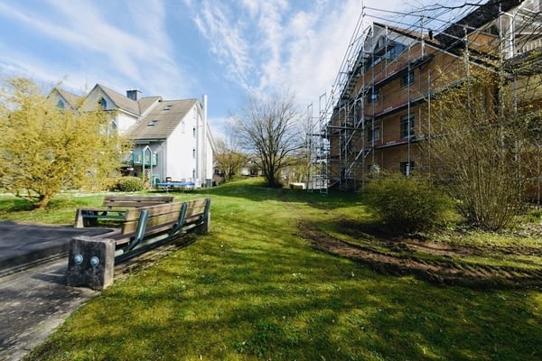 TRAUMHAFTE GARTENWOHNUNG AN FAMILIENFREUNDLICHER LAGE