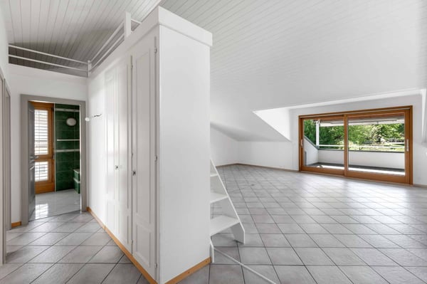 Proche Vevey : grand 3.5 p. modulable en 4.5 + bureau indépendant 4
