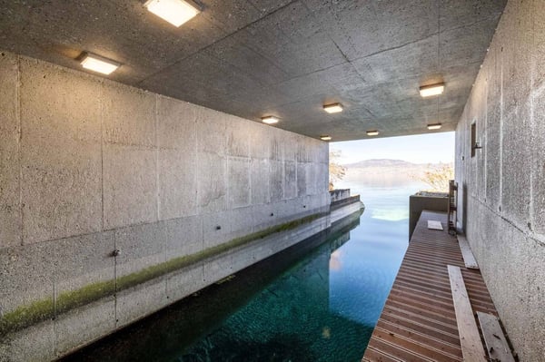 Exclusivité Cardis - Villa contemporaine pieds dans l'eau avec garage à bateau 10