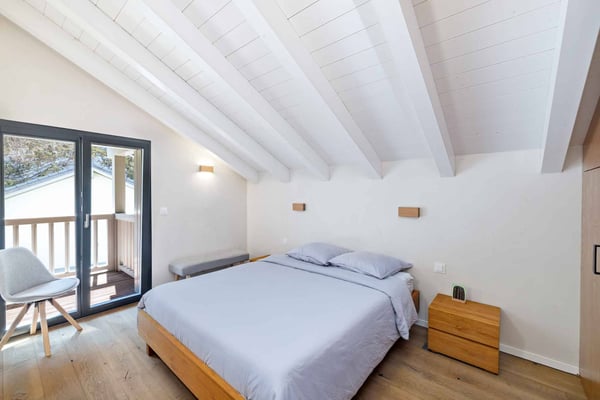 Exclusivité Cardis - Villa contemporaine pieds dans l'eau avec garage à bateau 6