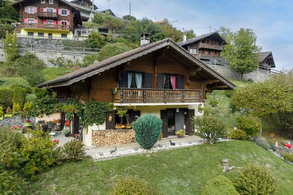Chalet de charme avec vue panoramique sur les montagnes