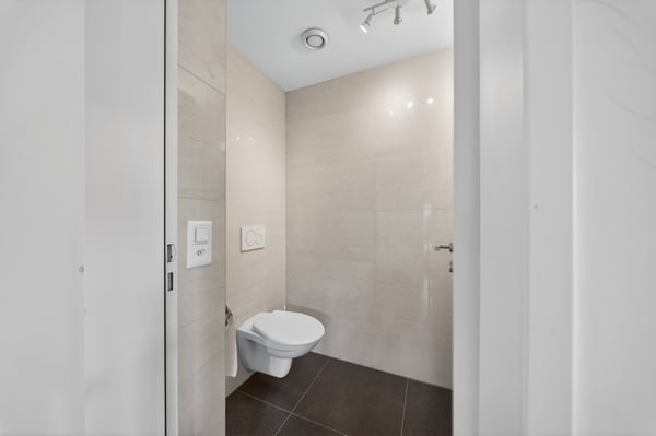 Moderne 2.5-Zimmer-Wohnung mit Balkon und Top-Ausstattung in Altendorf 7