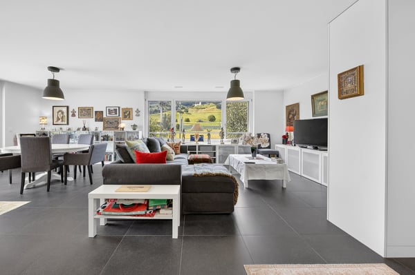 Moderne 2.5-Zimmer-Wohnung mit Balkon und Top-Ausstattung in Altendorf 3