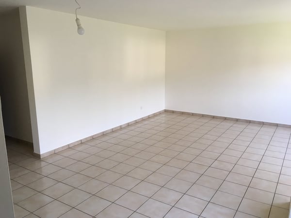 GRANDE Appartamento 4 locali con balcone a Stabio 9