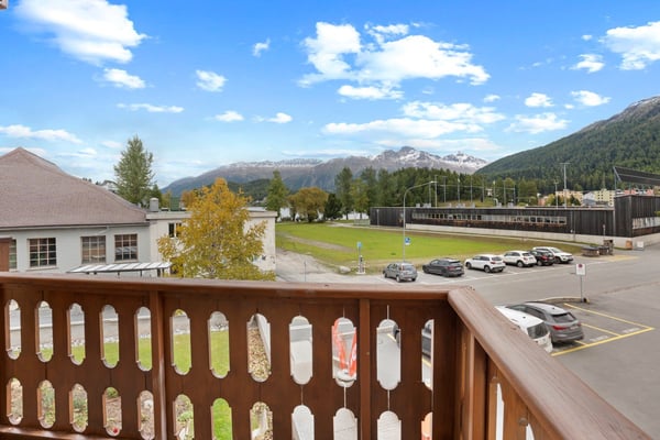 appartamento di 2.5 locali con balcone e vista lago a St. Moritz