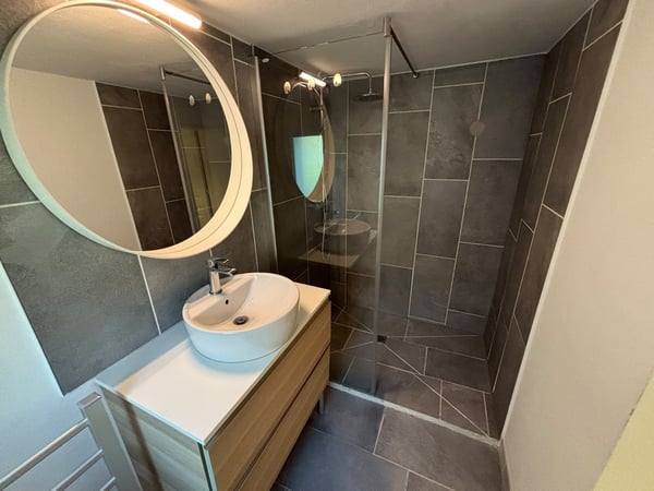 Charmant appartement de 2.5 pièces à Henniez 7
