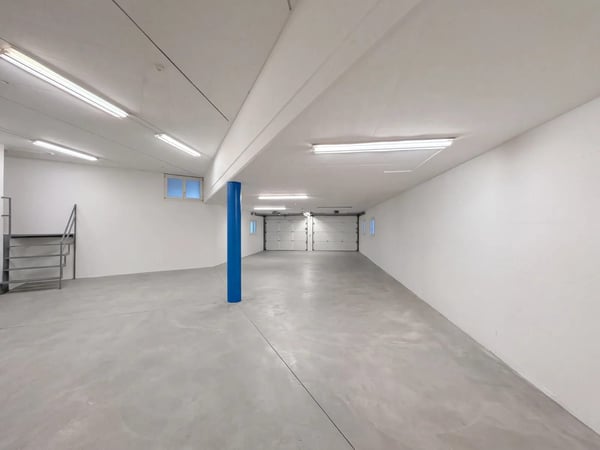 180 m² Lager mit Doppel-Garagentor in Gross mieten 5