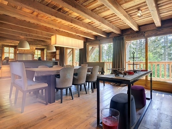 Superbe chalet familial en vieux-bois à Crans-Montana. 5 chambres. 11