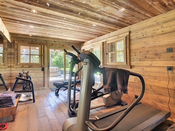 Superbe chalet familial en vieux-bois à Crans-Montana. 5 chambres. 8