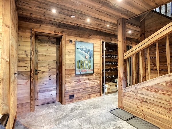 Superbe chalet familial en vieux-bois à Crans-Montana. 5 chambres. 4