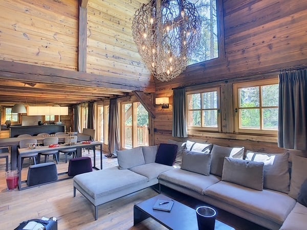Superbe chalet familial en vieux-bois à Crans-Montana. 5 chambres. 13
