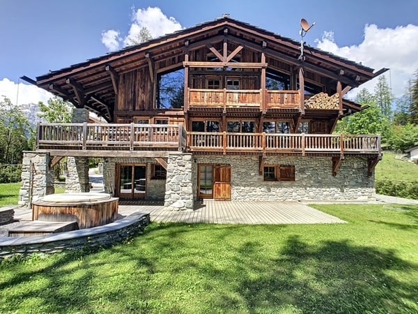 Superbe chalet familial en vieux-bois à Crans-Montana. 5 chambres. 3
