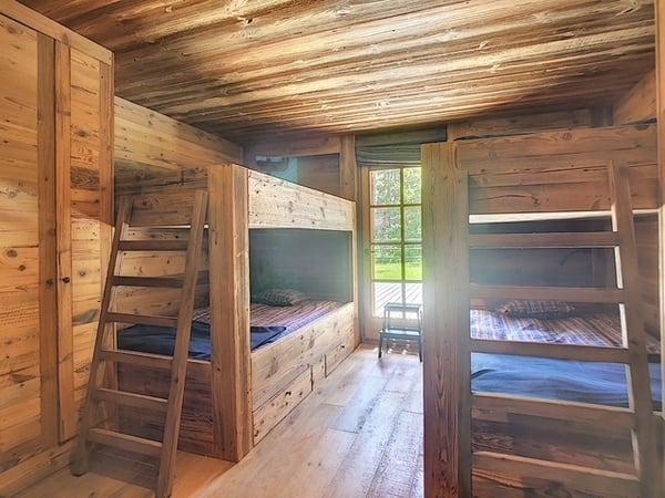 Superbe chalet familial en vieux-bois à Crans-Montana. 5 chambres. 7