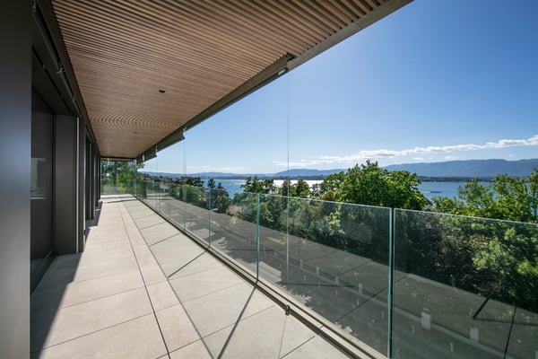 Attique avec vue panoramique sur le Léman
