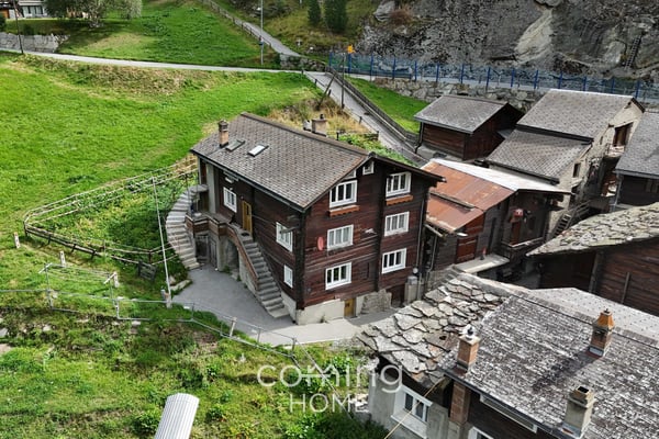 Charmante 3-Zimmerwohnung in Saas-Grund mit sonniger Bergsicht 1