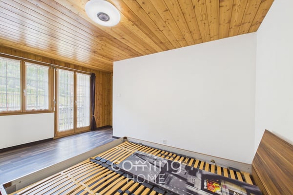 Alpines Zweifamilienhaus mit Panoramablick, Terrassen, Stall und Doppelgarage - Unterems 10