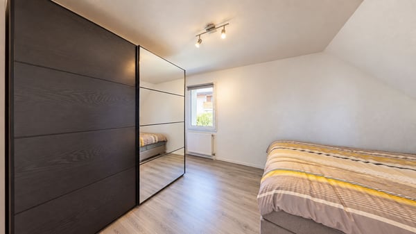 Freistehendes 5.5-Zimmer-Einfamilienhaus mit grossem Garten, Veranda & Weitblick 14