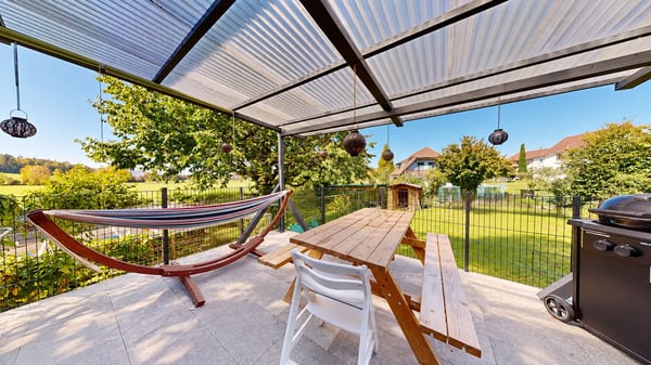 Freistehendes 5.5-Zimmer-Einfamilienhaus mit grossem Garten, Veranda & Weitblick 4